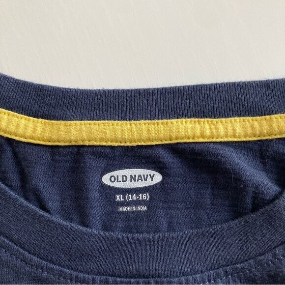 Set of 3 Old Navy Muscle Tanks - Picture 5 of 8